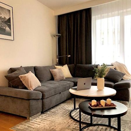 Apartaments Airport Okecie Premium Varsóvia Exterior foto