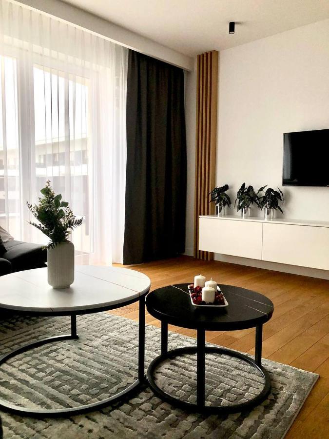 Apartaments Airport Okecie Premium Varsóvia Exterior foto